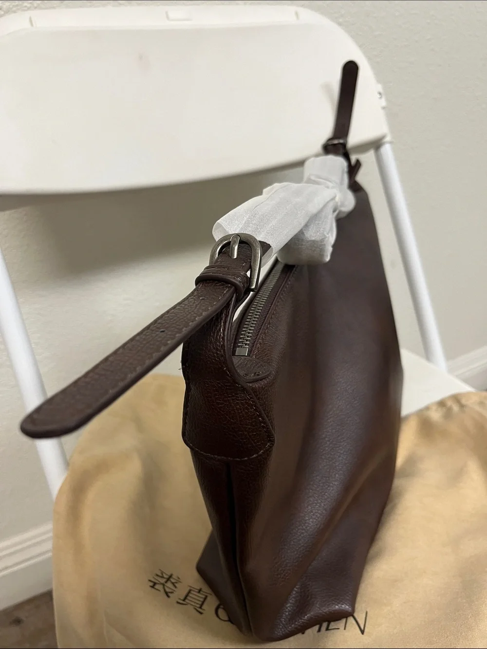 Classic Woman‘s Chocolate Brown Leather Shoulder Bag